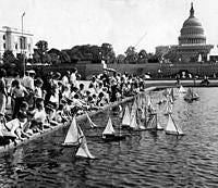 Name: KellCol_0021353198181.jpg
Views: 68
Size: 68.6 KB
Description: The Washington Post -  Model sailboats raced across the pool in front of the Capitol on April 30, 1935. Model boat races are not allowed on the Mall today.
