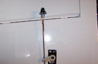 Note how the servo arm was mounted off center to make up for the reverse differential.