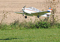 Name: bon-01.jpg
Views: 114
Size: 126.7 KB
Description: Gear and flaps down: coming in for what was an excellent landing.