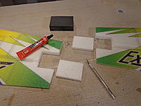 Name: DSC00044.jpg
Views: 188
Size: 271.3 KB
Description: Step 04b - Cut the Counter Balance in half.