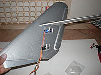 Name: 031 (2).jpg
Views: 148
Size: 64.8 KB
Description: Servos centered and installed in the stab.