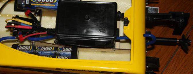 The battery packs in place in the SuperVee 27R.