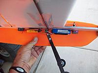 Name: 100_2161.jpg
Views: 70
Size: 143.1 KB
Description: landing gear goes through wing so mount has maximum contact area