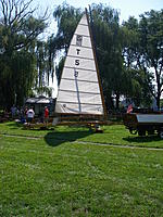 Name: Iceboat.1.jpg
Views: 23
Size: 275.9 KB
Description: ...unless you count those that need really hard water.  The Toledo  Ice Yachting Club had a nice display of blade runners.
