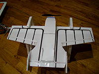 Name: SS850912.jpg
Views: 64
Size: 145.7 KB
Description: Undebelly shot of the "rib" paint job
