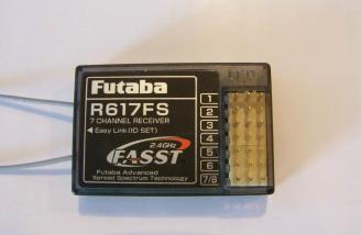 The receiver is small and light, 9g with the case.