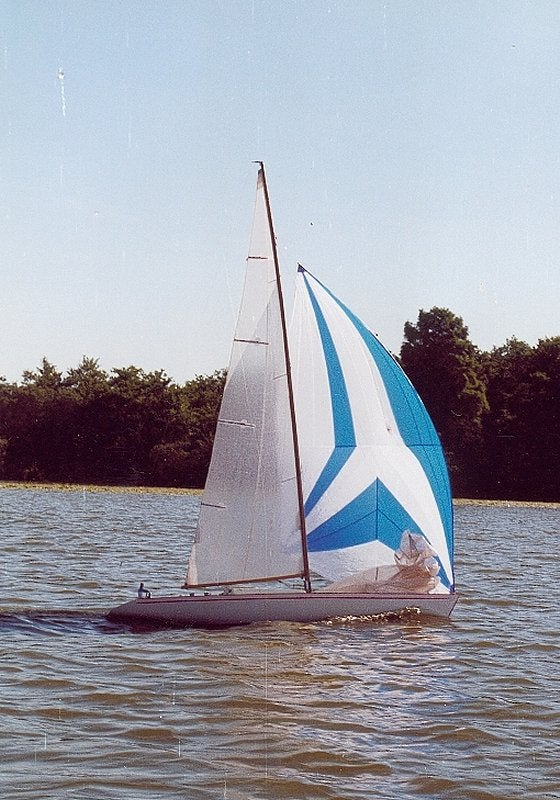 rc sailboat spinnaker