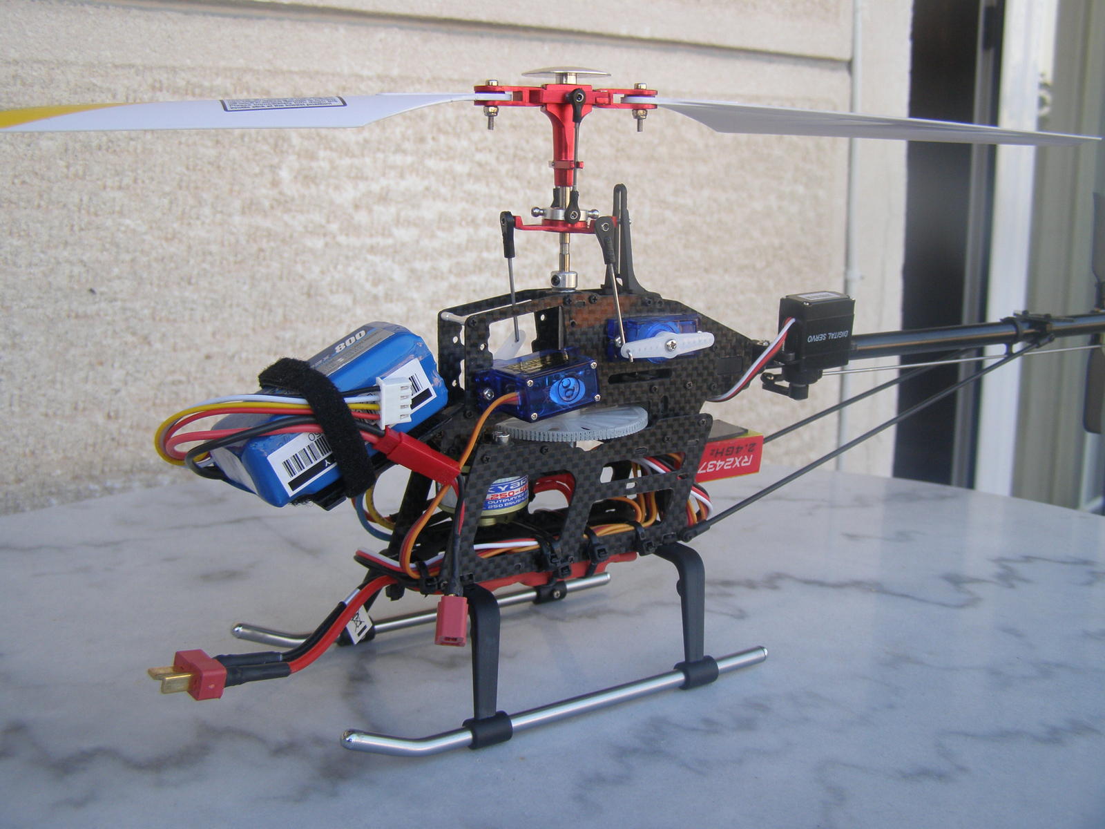 fixed pitch rc helicopter