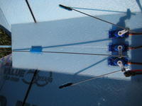 Name: Capricorn #7 025.jpg
Views: 799
Size: 77.1 KB
Description: The blue piece of soda straw keeps the pushrod from flexing.