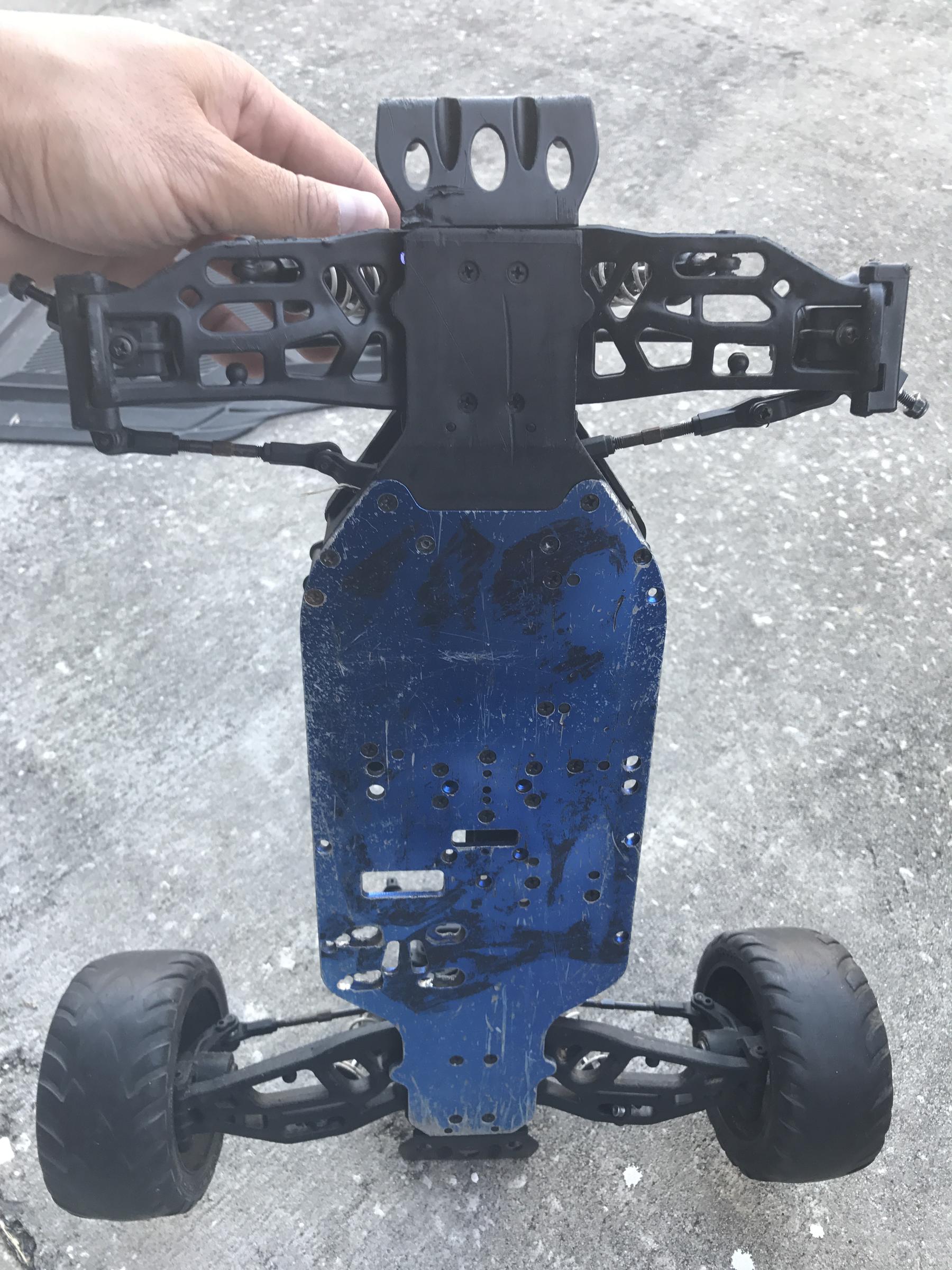Need help identifying chassis - R/C Tech Forums
